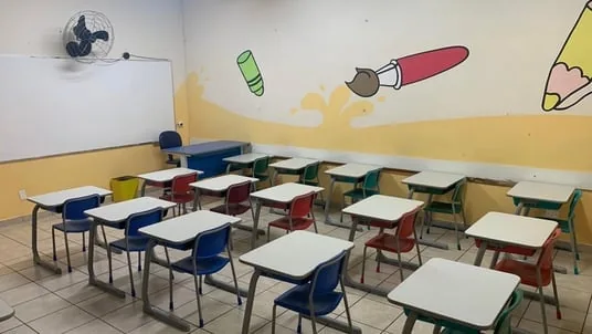 Sala de aula infantil apresentada pelo colégio